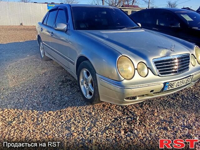 Сірий Мерседес Е-Клас, об'ємом двигуна 2 л та пробігом 0 тис. км за 4500 $, фото 1 на Automoto.ua