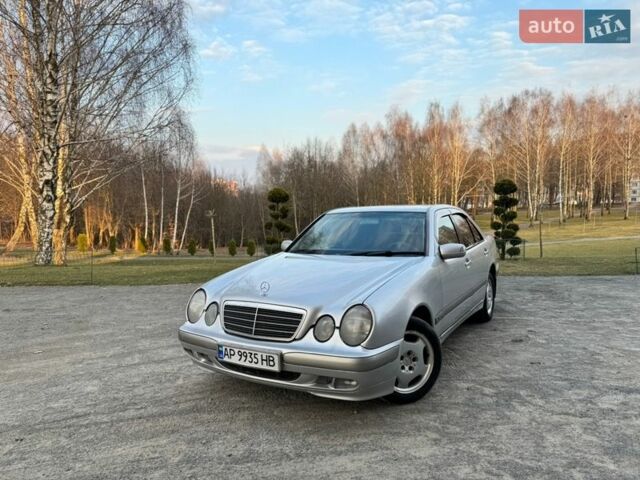 Серый Мерседес Е-Класс, объемом двигателя 2.2 л и пробегом 430 тыс. км за 3500 $, фото 1 на Automoto.ua