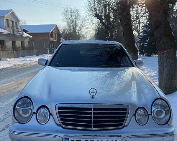 Сірий Мерседес Е-Клас, об'ємом двигуна 2.2 л та пробігом 358 тис. км за 3300 $, фото 1 на Automoto.ua