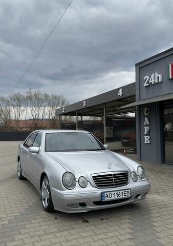 Серый Мерседес Е-Класс, объемом двигателя 3.2 л и пробегом 400 тыс. км за 5800 $, фото 1 на Automoto.ua