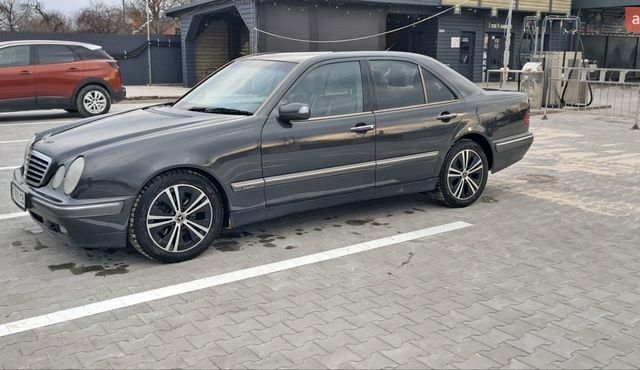 Сірий Мерседес Е-Клас, об'ємом двигуна 2.69 л та пробігом 520 тис. км за 5600 $, фото 1 на Automoto.ua