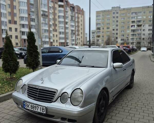 Серый Мерседес Е-Класс, объемом двигателя 2.4 л и пробегом 525 тыс. км за 2900 $, фото 1 на Automoto.ua