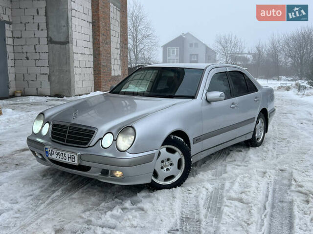 Серый Мерседес Е-Класс, объемом двигателя 2.2 л и пробегом 400 тыс. км за 3700 $, фото 1 на Automoto.ua