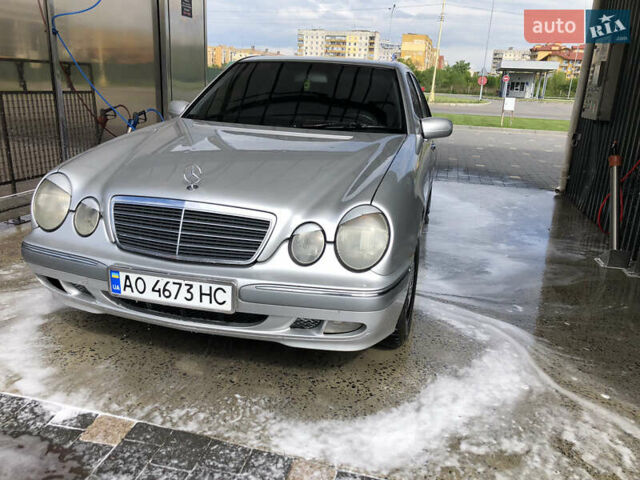 Сірий Мерседес Е-Клас, об'ємом двигуна 2.2 л та пробігом 320 тис. км за 2999 $, фото 1 на Automoto.ua