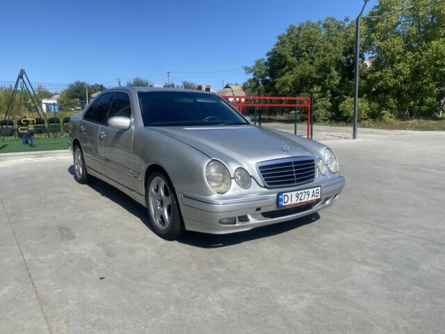 Сірий Мерседес Е-Клас, об'ємом двигуна 2 л та пробігом 353 тис. км за 3000 $, фото 1 на Automoto.ua