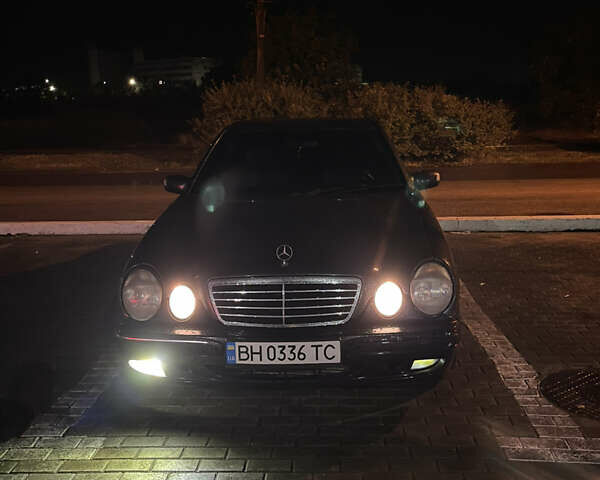 Серый Мерседес Е-Класс, объемом двигателя 2.2 л и пробегом 320 тыс. км за 4200 $, фото 1 на Automoto.ua