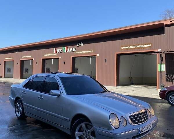 Сірий Мерседес Е-Клас, об'ємом двигуна 3.2 л та пробігом 307 тис. км за 3900 $, фото 1 на Automoto.ua