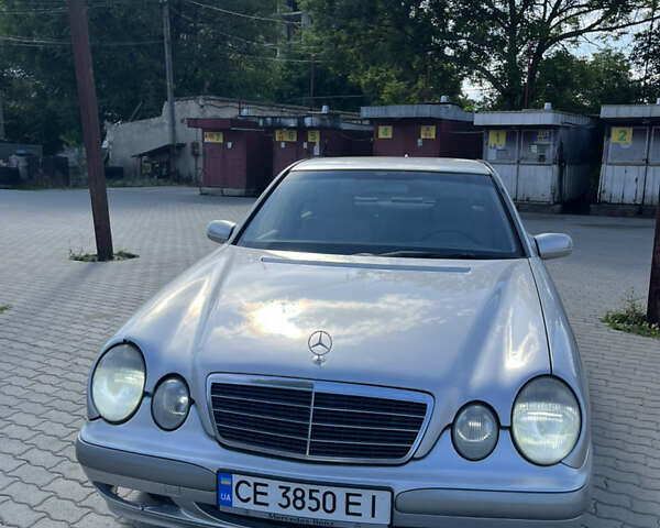 Сірий Мерседес Е-Клас, об'ємом двигуна 2 л та пробігом 362 тис. км за 3900 $, фото 1 на Automoto.ua