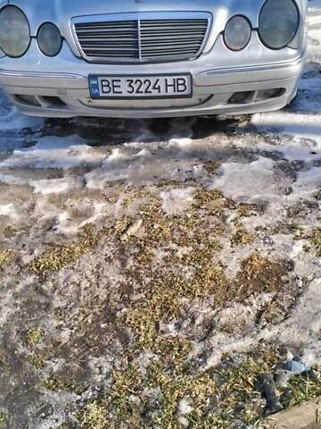 Сірий Мерседес Е-Клас, об'ємом двигуна 2.2 л та пробігом 358 тис. км за 3500 $, фото 1 на Automoto.ua