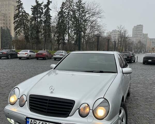 Серый Мерседес Е-Класс, объемом двигателя 3.2 л и пробегом 350 тыс. км за 5500 $, фото 1 на Automoto.ua