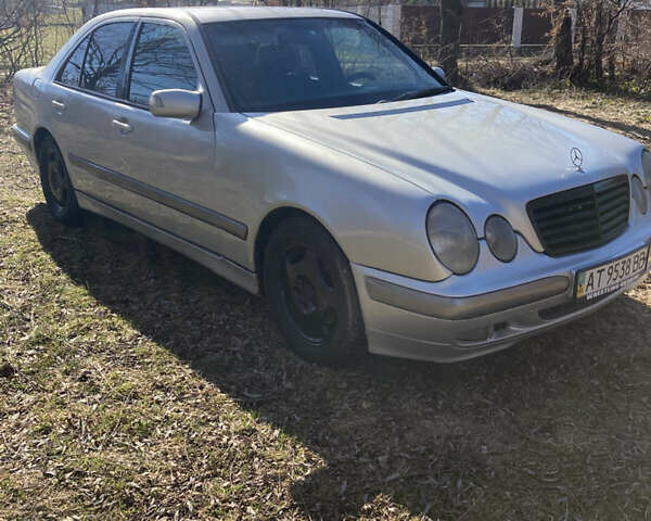 Серый Мерседес Е-Класс, объемом двигателя 2.15 л и пробегом 371 тыс. км за 3000 $, фото 1 на Automoto.ua