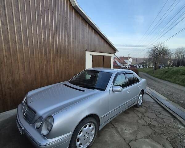 Серый Мерседес Е-Класс, объемом двигателя 2.69 л и пробегом 330 тыс. км за 3700 $, фото 1 на Automoto.ua