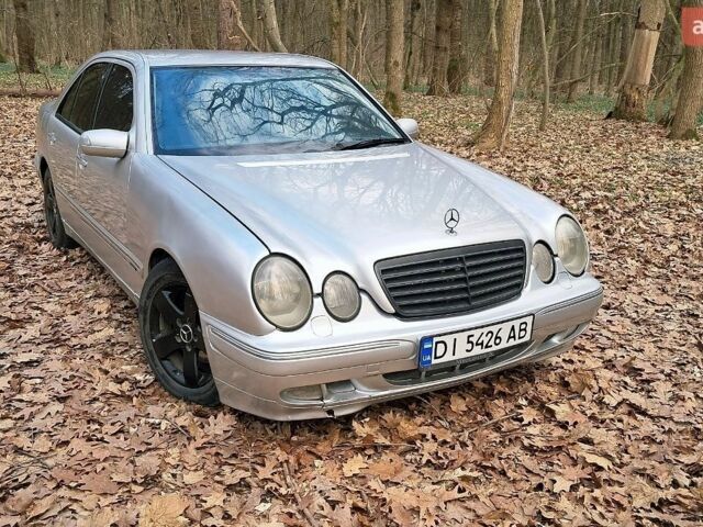 Сірий Мерседес Е-Клас, об'ємом двигуна 2.2 л та пробігом 320 тис. км за 4150 $, фото 1 на Automoto.ua