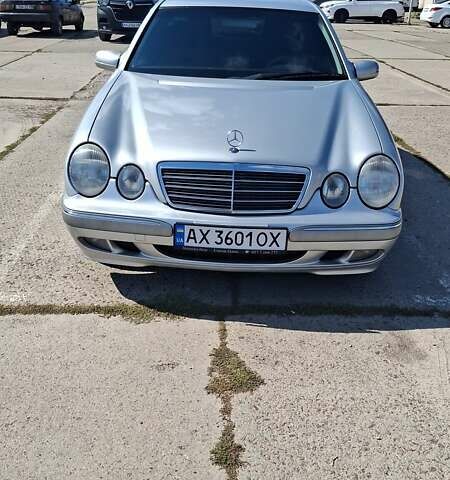 Серый Мерседес Е-Класс, объемом двигателя 2 л и пробегом 170 тыс. км за 7700 $, фото 1 на Automoto.ua