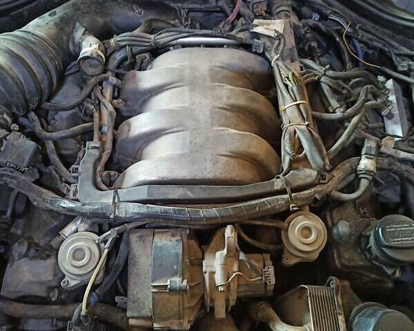 Серый Мерседес Е-Класс, объемом двигателя 2.4 л и пробегом 490 тыс. км за 4000 $, фото 1 на Automoto.ua