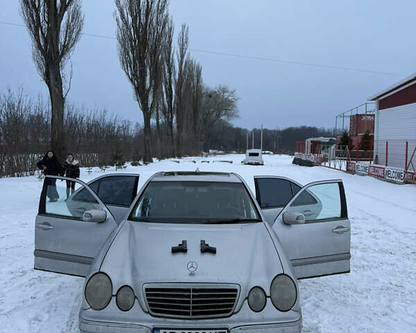 Серый Мерседес Е-Класс, объемом двигателя 2.8 л и пробегом 455 тыс. км за 3199 $, фото 1 на Automoto.ua