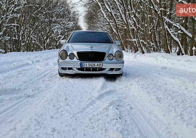 Серый Мерседес Е-Класс, объемом двигателя 2.2 л и пробегом 425 тыс. км за 4850 $, фото 1 на Automoto.ua