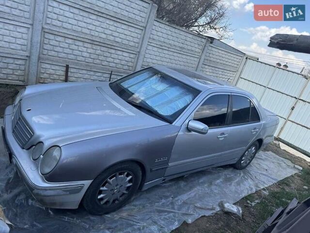 Сірий Мерседес Е-Клас, об'ємом двигуна 3.2 л та пробігом 425 тис. км за 3600 $, фото 1 на Automoto.ua