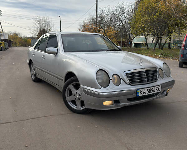 Серый Мерседес Е-Класс, объемом двигателя 2.8 л и пробегом 350 тыс. км за 4300 $, фото 1 на Automoto.ua