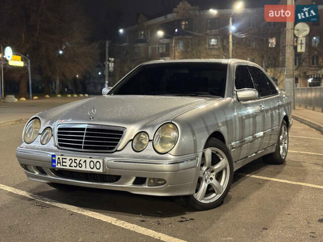 Серый Мерседес Е-Класс, объемом двигателя 3.2 л и пробегом 361 тыс. км за 4900 $, фото 1 на Automoto.ua