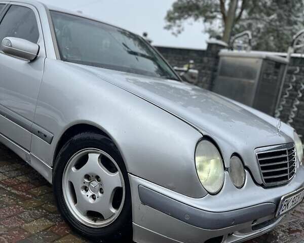 Серый Мерседес Е-Класс, объемом двигателя 2.7 л и пробегом 352 тыс. км за 3200 $, фото 1 на Automoto.ua