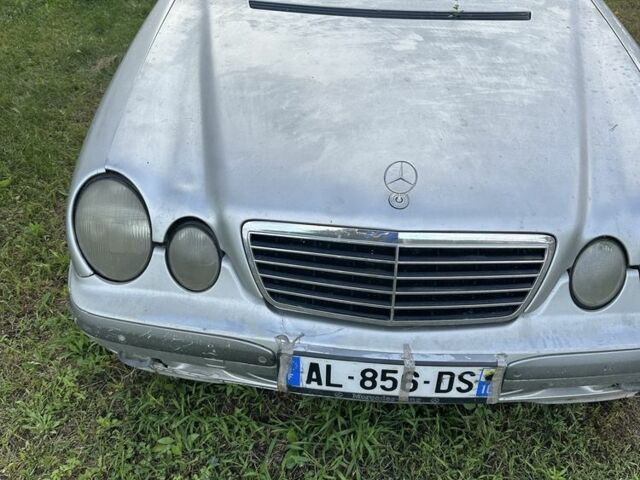 Сірий Мерседес Е-Клас, об'ємом двигуна 3.2 л та пробігом 390 тис. км за 1950 $, фото 1 на Automoto.ua