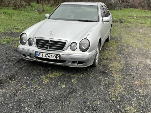 Сірий Мерседес Е-Клас, об'ємом двигуна 2.1 л та пробігом 480 тис. км за 2900 $, фото 1 на Automoto.ua