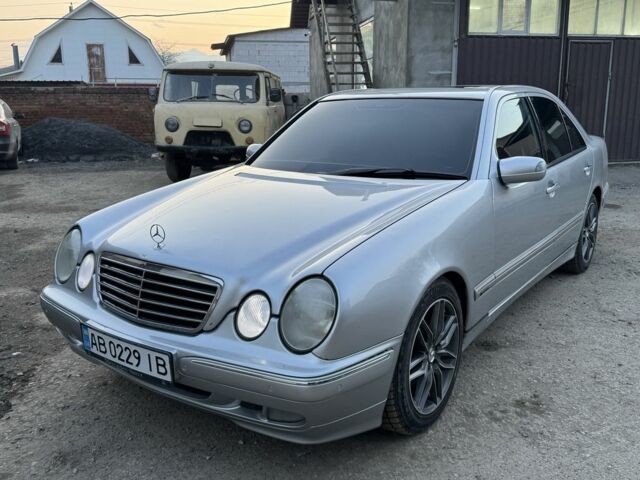 Серый Мерседес Е-Класс, объемом двигателя 2.7 л и пробегом 443 тыс. км за 4100 $, фото 1 на Automoto.ua