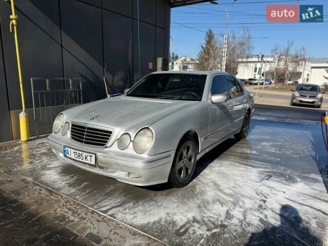 Серый Мерседес Е-Класс, объемом двигателя 3.2 л и пробегом 700 тыс. км за 2700 $, фото 1 на Automoto.ua