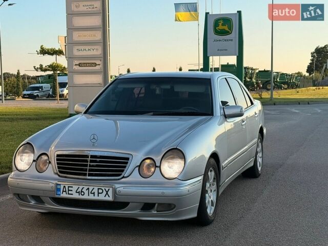 Сірий Мерседес Е-Клас, об'ємом двигуна 3.2 л та пробігом 400 тис. км за 3999 $, фото 1 на Automoto.ua
