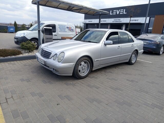 Серый Мерседес Е-Класс, объемом двигателя 2.1 л и пробегом 406 тыс. км за 4500 $, фото 1 на Automoto.ua