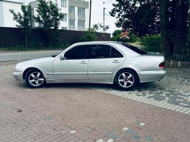 Сірий Мерседес Е-Клас, об'ємом двигуна 2.15 л та пробігом 450 тис. км за 2650 $, фото 1 на Automoto.ua