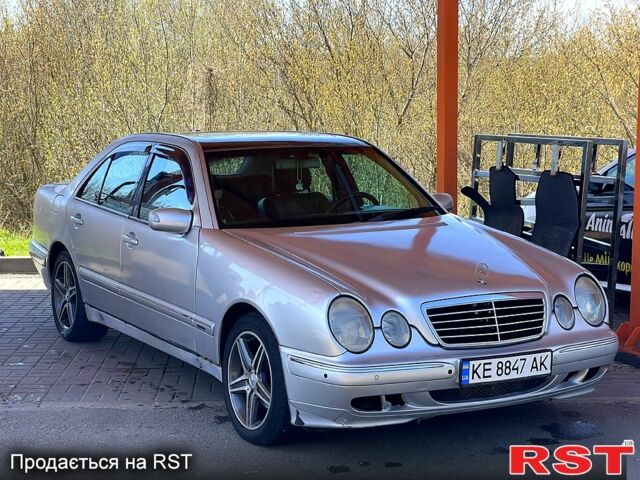 Сірий Мерседес Е-Клас, об'ємом двигуна 4.3 л та пробігом 441 тис. км за 3600 $, фото 1 на Automoto.ua