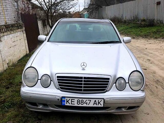 Серый Мерседес Е-Класс, объемом двигателя 4.3 л и пробегом 200 тыс. км за 4500 $, фото 1 на Automoto.ua