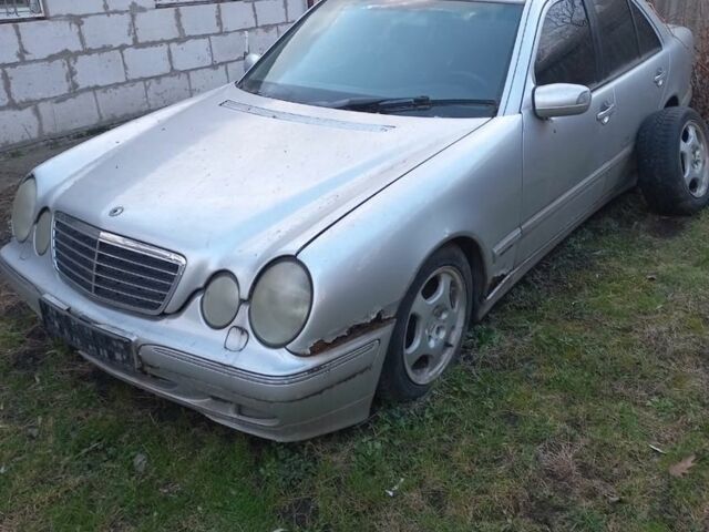 Сірий Мерседес Е-Клас, об'ємом двигуна 0 л та пробігом 320 тис. км за 1850 $, фото 1 на Automoto.ua