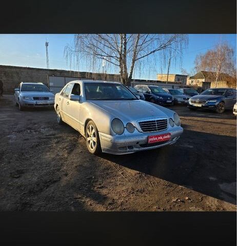 Серый Мерседес Е-Класс, объемом двигателя 4.2 л и пробегом 544 тыс. км за 3900 $, фото 1 на Automoto.ua