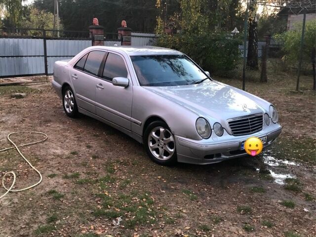 Серый Мерседес Е-Класс, объемом двигателя 2.7 л и пробегом 484 тыс. км за 3500 $, фото 1 на Automoto.ua