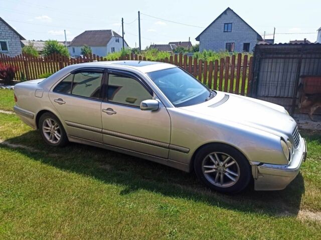 Серый Мерседес Е-Класс, объемом двигателя 2.7 л и пробегом 500 тыс. км за 4300 $, фото 1 на Automoto.ua