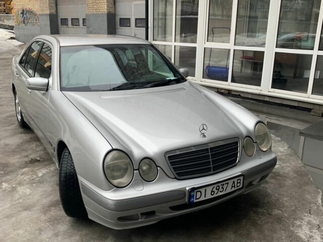 Сірий Мерседес Е-Клас, об'ємом двигуна 2 л та пробігом 27 тис. км за 4600 $, фото 1 на Automoto.ua