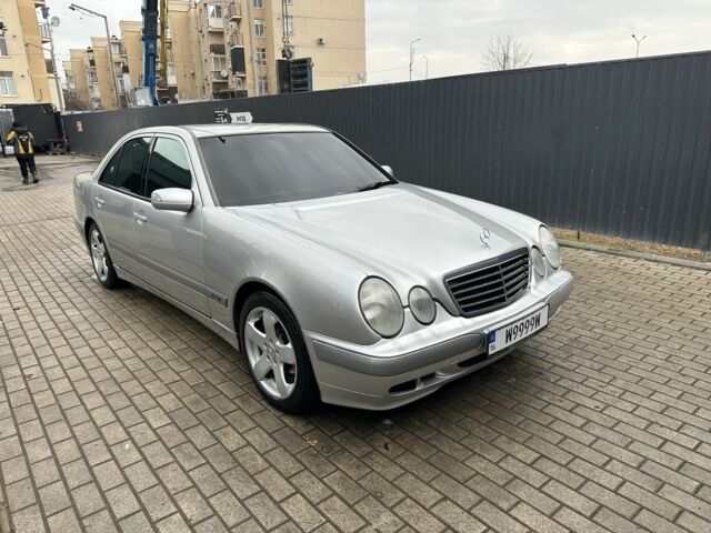 Сірий Мерседес Е-Клас, об'ємом двигуна 2 л та пробігом 3 тис. км за 4500 $, фото 1 на Automoto.ua