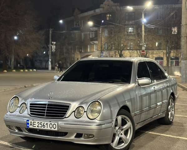Серый Мерседес Е-Класс, объемом двигателя 3.2 л и пробегом 361 тыс. км за 5000 $, фото 1 на Automoto.ua