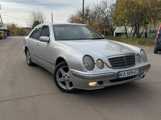 Сірий Мерседес Е-Клас, об'ємом двигуна 2.8 л та пробігом 350 тис. км за 4500 $, фото 1 на Automoto.ua