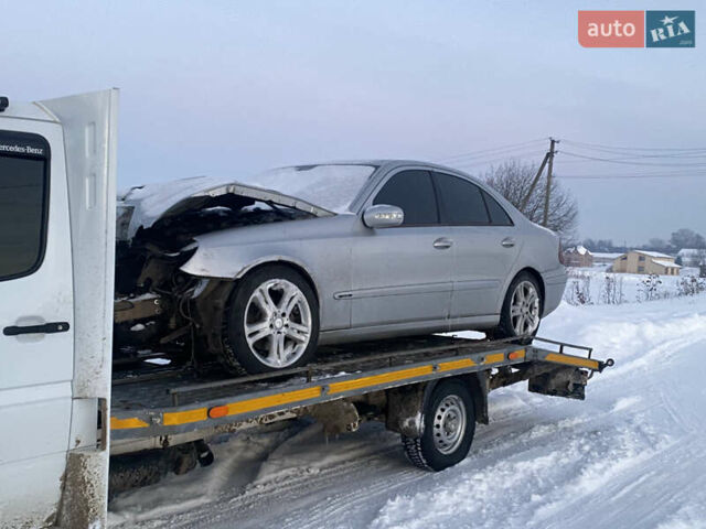 Сірий Мерседес Е-Клас, об'ємом двигуна 2.15 л та пробігом 300 тис. км за 2800 $, фото 1 на Automoto.ua