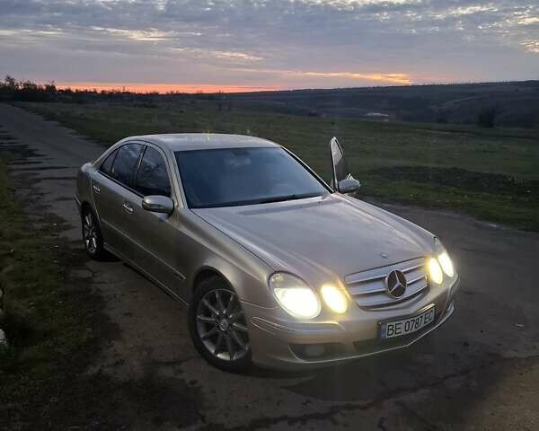 Серый Мерседес Е-Класс, объемом двигателя 2.69 л и пробегом 266 тыс. км за 7500 $, фото 1 на Automoto.ua