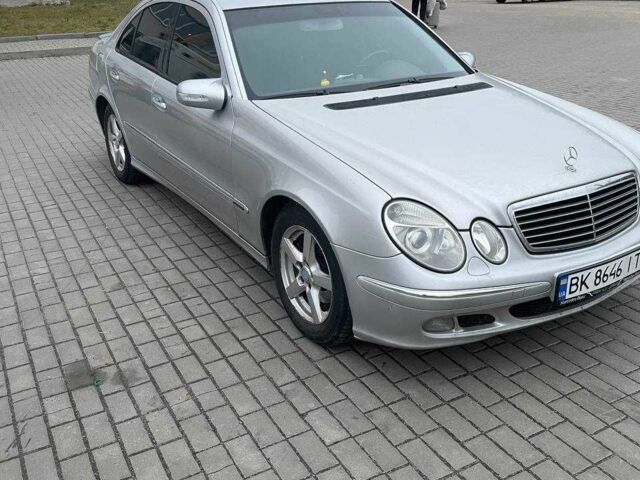 Серый Мерседес Е-Класс, объемом двигателя 2.1 л и пробегом 330 тыс. км за 6200 $, фото 1 на Automoto.ua