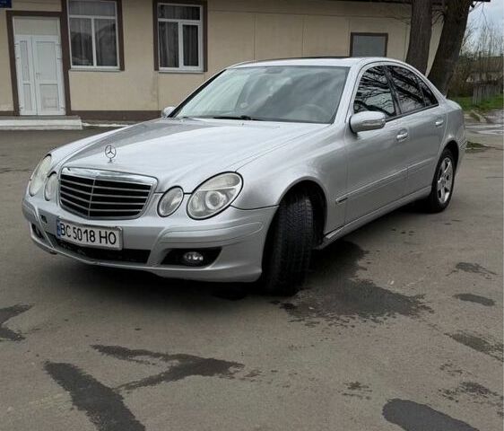 Серый Мерседес Е-Класс, объемом двигателя 2.7 л и пробегом 300 тыс. км за 5600 $, фото 1 на Automoto.ua