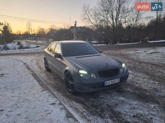 Серый Мерседес Е-Класс, объемом двигателя 1.8 л и пробегом 403 тыс. км за 6200 $, фото 1 на Automoto.ua