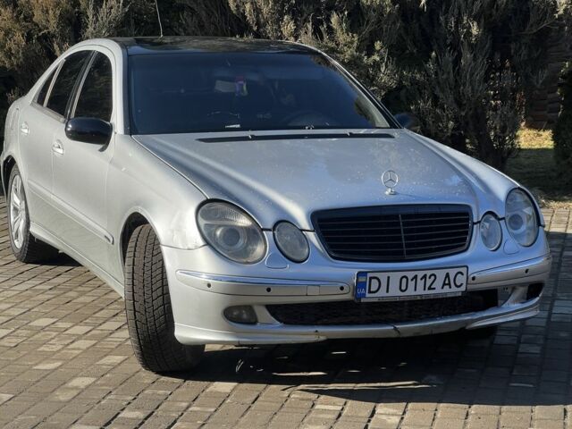 Серый Мерседес Е-Класс, объемом двигателя 2.1 л и пробегом 400 тыс. км за 4200 $, фото 1 на Automoto.ua