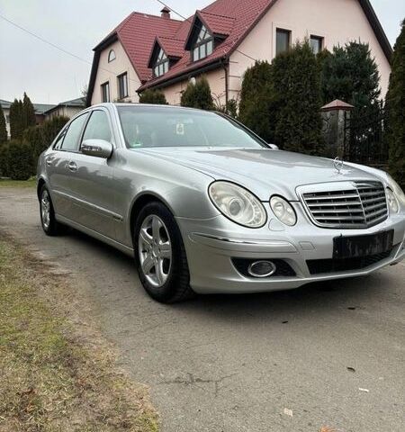 Серый Мерседес Е-Класс, объемом двигателя 0 л и пробегом 300 тыс. км за 3500 $, фото 1 на Automoto.ua