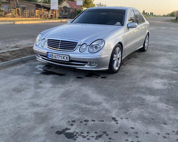 Сірий Мерседес Е-Клас, об'ємом двигуна 2.7 л та пробігом 320 тис. км за 6900 $, фото 1 на Automoto.ua